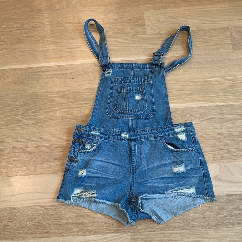 Scout XS denim shorts overalls jean distressed and ripped with raw hem - Picture 2 of 6